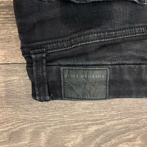 American Eagle distressed denim shorts.  Size: 0.  Super stretch. - Picture 6 of 6